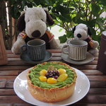 焼きたてチーズタルト専門店PABLO - 恒例になりつつあるチーズタルト専門店『パブロ』の 
      5月、6月の季節限定タルトをまとめてアップ～！
      まずは5月限定抹茶と栗の和チーズタルト。
      うさぼく珈琲も淹れて準備OKだよ～！！