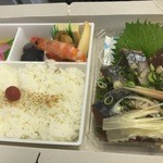 仕出しのアンドウ - 鰹のたたき弁当