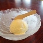 しゃぶしゃぶ焼肉専門店 竹屋 - 2014年10月　デザートのアイス