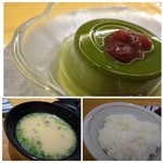 草草 柚子庵 - ◆お味噌汁には「なめこ」が入っていて合わせみそ仕立てです。
            ご飯がもう少し美味しいといいのですが、ツヤもなく普通でした。
            デザートは「抹茶プリン」