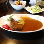 カフェ　ピーベリー - ハンバーグカレー（サラダ付き）