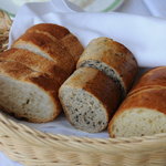シャトー文雅 - 自家製石窯パン３種