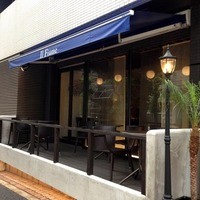 イル フューメ - 外観　テラス席