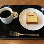 STARBUCKS COFFEE - パイクプレイスローストSサイズ＆ラズベリーレモンケーキ680円