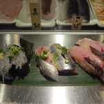 魚がし日本一 立喰寿司 - 生しらす、いわし、梅雨いさき