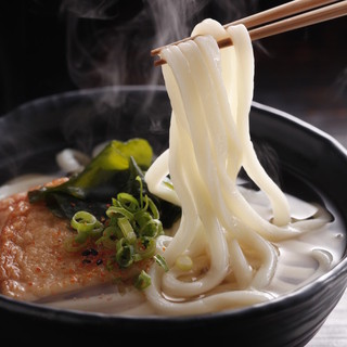 Carefully selected ``udon'' and ``dashi soup''