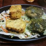 ヘブン - フィッシュティッカ（左）と、ハブティッカ（右）・平成２７年６月１０日