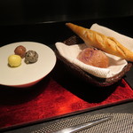 エクアトゥール - 群馬のスタイルブレッドのパンと3種の球体バター