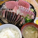 田中鮮魚店 - 三点盛の「お作り」とセットのご飯とお味噌汁♪