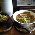 神戸 北野軒 - ラーメンWITH角煮＆丼