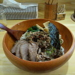 ハンド・プルド・ヌードル - 羊胡麻味噌麺\800