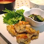 ジミーズパラダイス - 本日の日替り定食
【鶏の香草焼き定食】