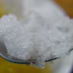 目白 志むら - まずは天然氷部分を頂いてみると、以前頂いた志むらのかき氷の氷よりも口どけは滑らかで
      水源の問題もあるのか？若干硬度の高い水を凍らせたかのような味わいでした。