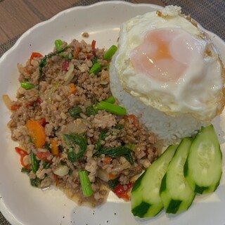 タイ食堂 アロイアロイ_1