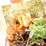 福島壱麺 - 肉飯に添えられてるキムチ '15 5月中旬