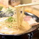 福島壱麺 - 豚骨の鈴木の細麺 '15 5月中旬