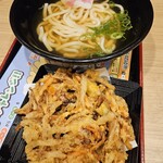 資さんうどん - 料理写真: