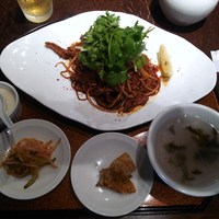 月居 赤坂 - 麻辣黒醋拌麺(セット）