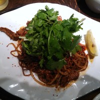 月居 赤坂 - 麻辣黒醋拌麺