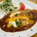 リシア - ミロトンビーフの目玉焼きをつぶして