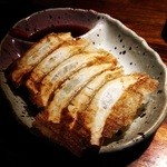 炭火串焼シロマル - セットの餃子