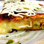 かな - お好み焼きミックス。チーズをプラス200円で入れていただきました。とろーりチーズが美味しい☆*:.｡. o(≧▽≦)o .｡.:*☆