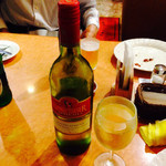 ニュールドリ - KingFisher'　インドワイン白とあったが、実は南アフリカ産ワインでした。。