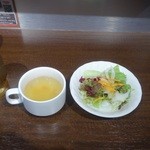 いきなりステーキ - ワイルドステーキ300ｇランチセット1,296円につくスープとサラダ