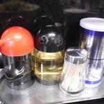 らーめん金竜 - 卓上調味料