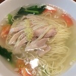 京鼎樓バル - 蒸し鷄塩スープ麺　ジンジャー風味