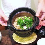 Hifumian - 鯛と筍の土鍋ご飯
                      　赤出汁、香の物