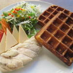 ピリカ カフェ - サラダワッフル