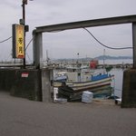 芳月 - 芳月は漁港のそばにあります。