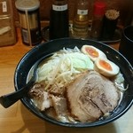 Ｊ-LOW麺 - J‐low麺700円(麺半分)＋味玉