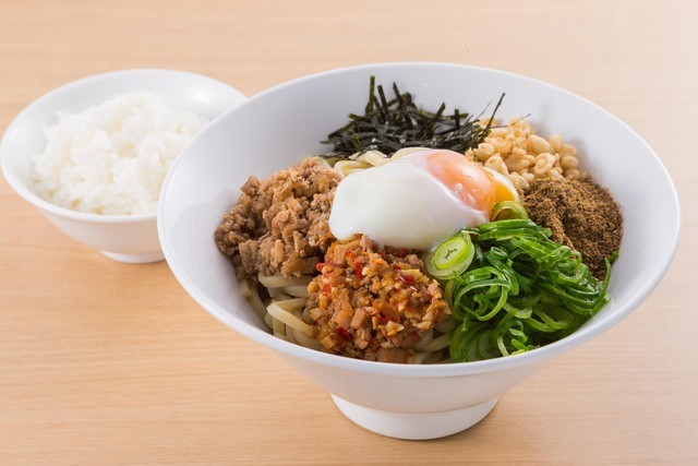 Loites レストラン 飲食店の検索 台湾まぜそば ８８０円 日本平パーキングエリア 上り線 フードコート