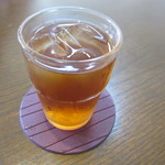 MAO - サービスのお茶は、冷たいウーロン茶でした。