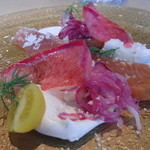 テアトロ ディ マッサ - ランチコース（前菜１：薫製にした秋鮭とカリフラワーのピュレ 山ワサビ）