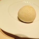 フォリオリーナ・デッラ・ポルタ・フォルトゥーナ - 赤粒コショウを練り込んだ天然酵母のパン☆