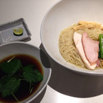 Japanese Ramen Noodle Lab Q - 【1周年記念限定】
      細つけ麺
      950円