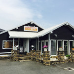 ドリアン - 外見も  近頃ではお目にかかれない  とてもよい作りの  喫茶店でした
