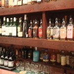 エムズ バー アンド カッフェ - 店内