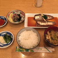 新宿割烹 中嶋 - 煮魚定食＋刺身ハーフ