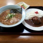 駅前旅館 - ラーメン＆カレーセット