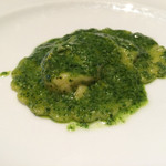 Convivio - じゃがいものラビオリ ジェノバソース 2015.6ランチメニューより。