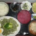 バハティー板花 - あだち菜うどん(冷製トマト)定食