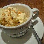 Ore beate - コーヒー風味の氷入りバニラアイスにエスプレッソ、たっぷりアッフォガード