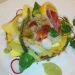 ファミリーグルメレストラン てんだあ亭 - 前菜・白身魚のカルパッチョとパイナップル