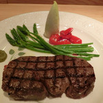 名物！黒毛和牛のグリエ 1,200円。