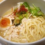 自由が丘 蔭山樓 - 鶏肉・野菜・味玉と具材が多め