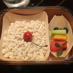 おとぎの宿米屋 - 2015 夏のおとぎ会席「ガリバー旅行記」〜巨人の国へ〜
      8話 デザート「未来へ」（桃太郎）
      米のバクダン
      サクランボ
      フルーツ